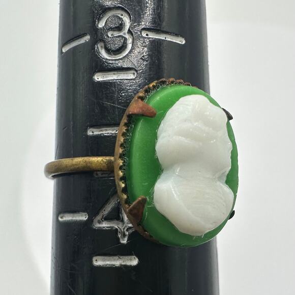 Czechoslovakia antique Art Deco gold tone brass green milk glass cameo ring 3.75 - Picture 3 of 10